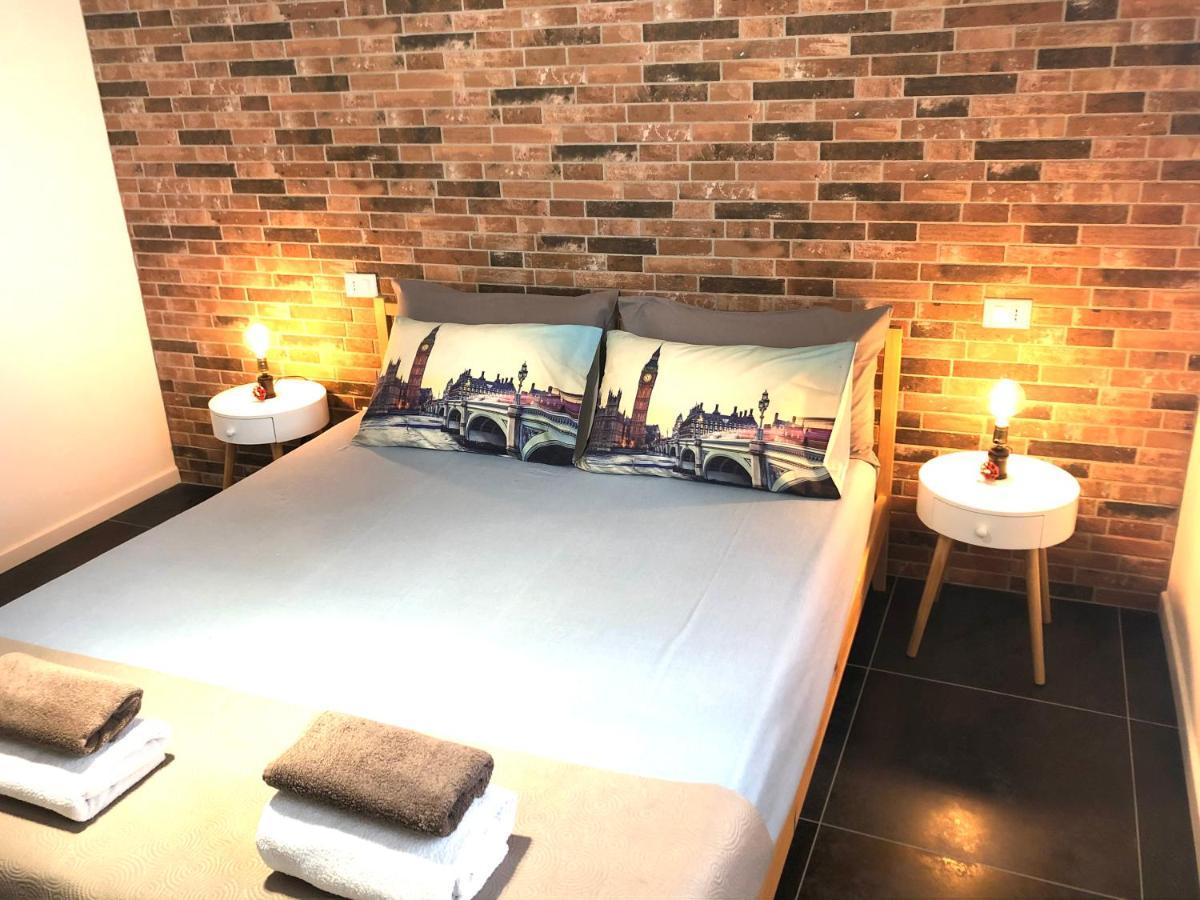 Ferienwohnung Blaxej, Nel Cuore Di Verona, Moderno Ed Elegante, 4 Posti Letto, Wi-Fi, Self Check In Exterior foto
