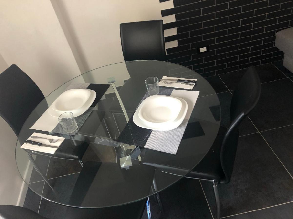 Ferienwohnung Blaxej, Nel Cuore Di Verona, Moderno Ed Elegante, 4 Posti Letto, Wi-Fi, Self Check In Exterior foto