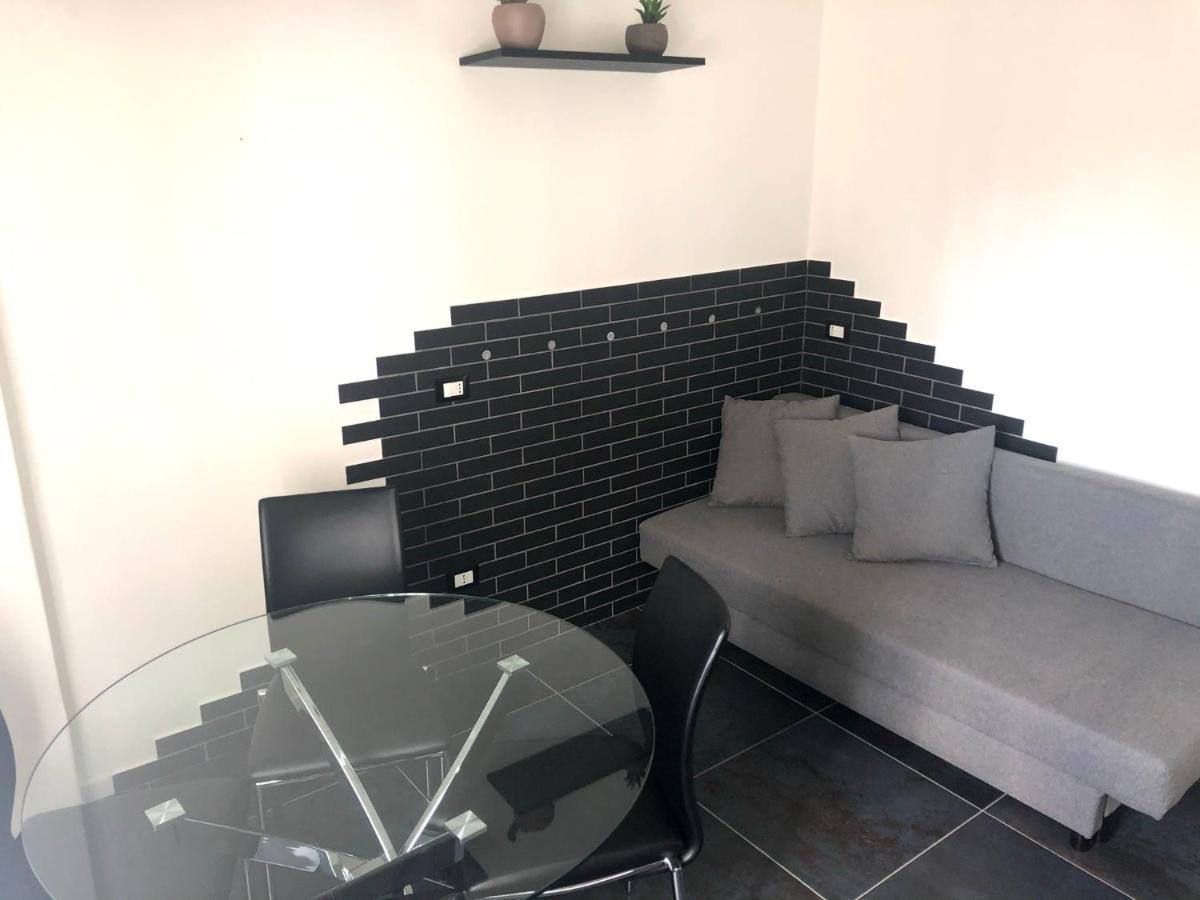 Ferienwohnung Blaxej, Nel Cuore Di Verona, Moderno Ed Elegante, 4 Posti Letto, Wi-Fi, Self Check In Exterior foto