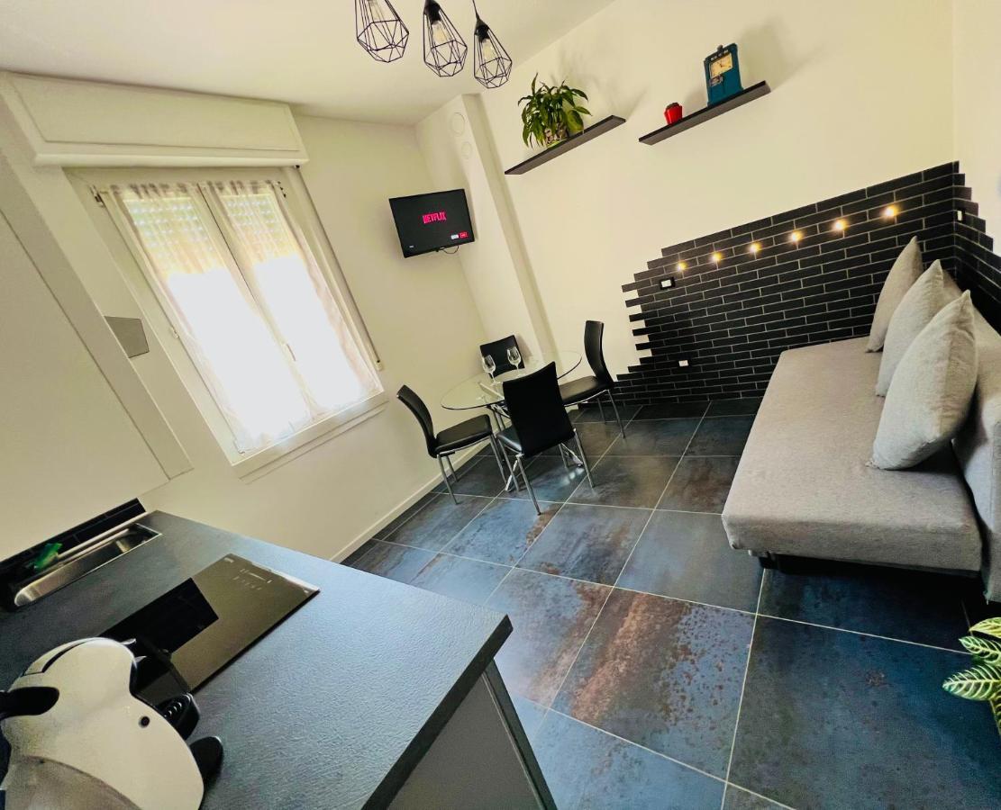 Ferienwohnung Blaxej, Nel Cuore Di Verona, Moderno Ed Elegante, 4 Posti Letto, Wi-Fi, Self Check In Exterior foto